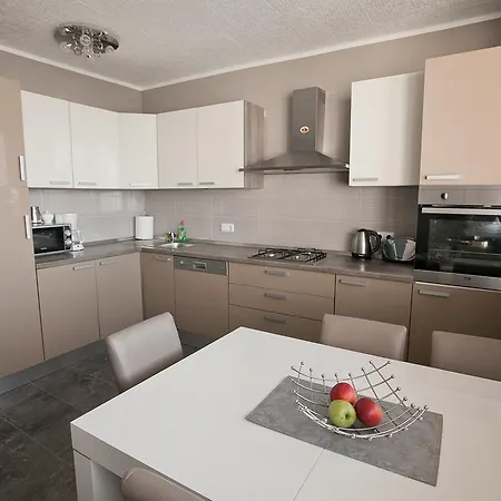 Bianca Apartment *